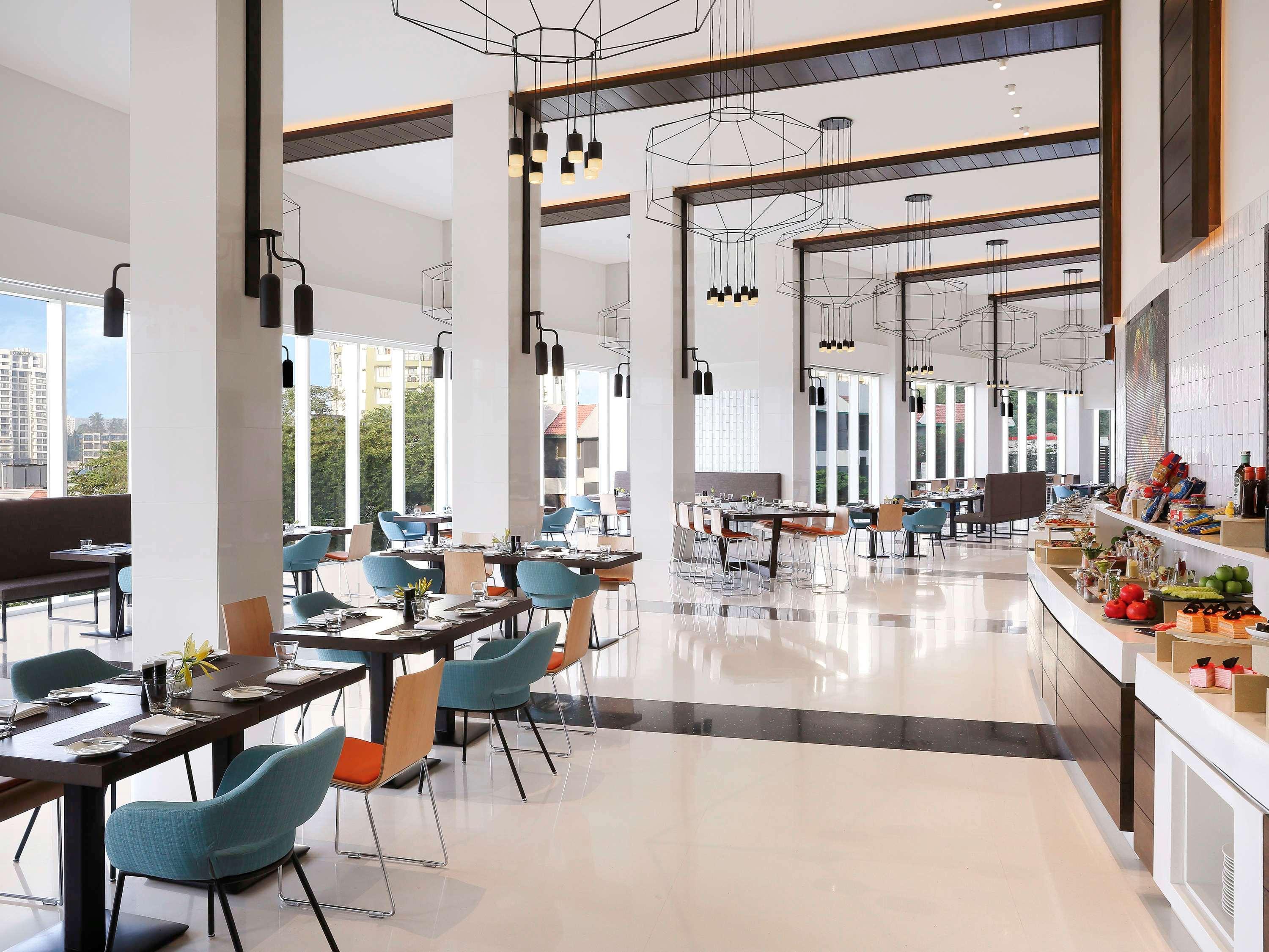 Novotel Kochi Infopark Exterior foto The restaurant