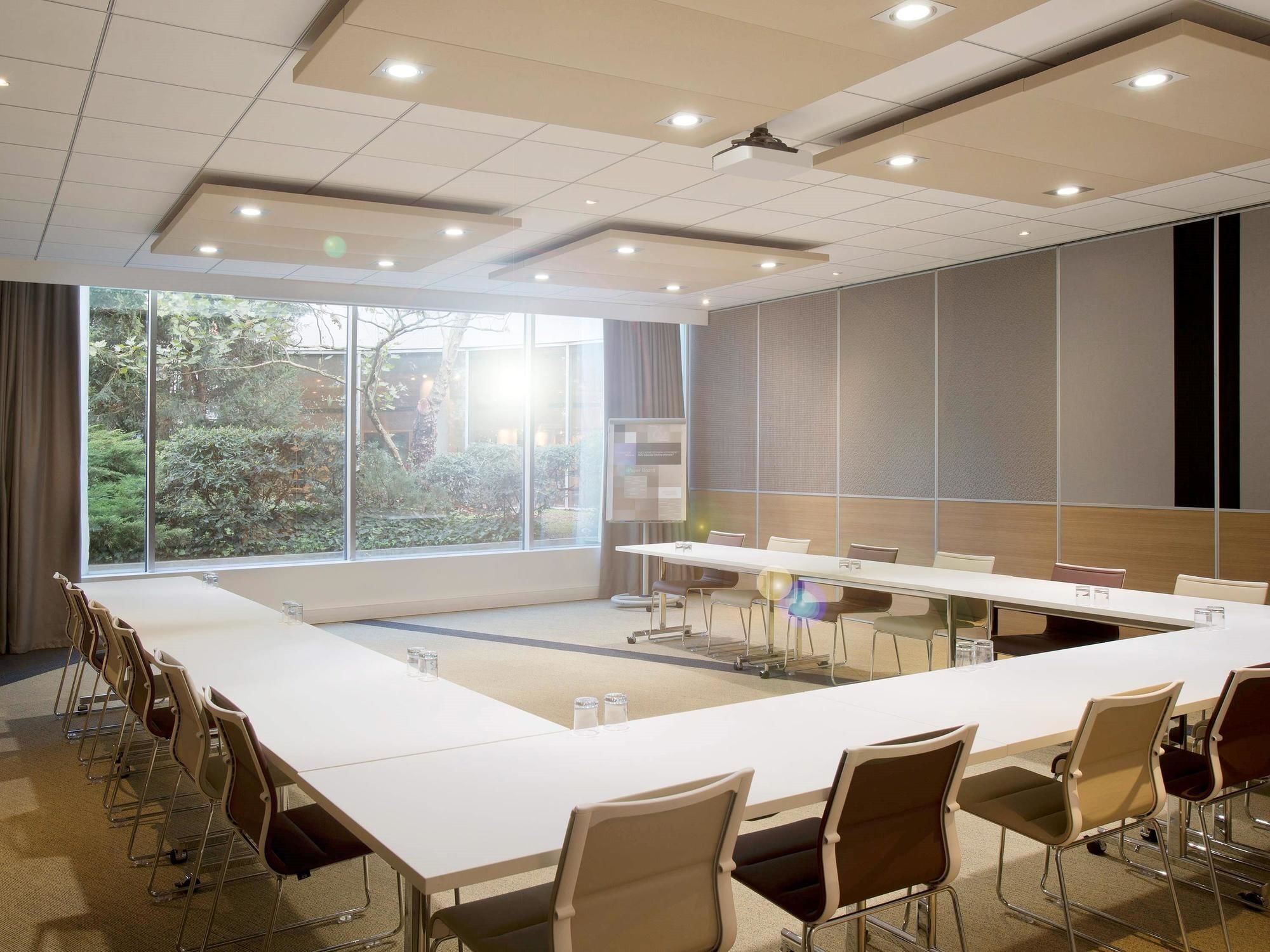 Novotel Kochi Infopark Exterior foto Meeting room